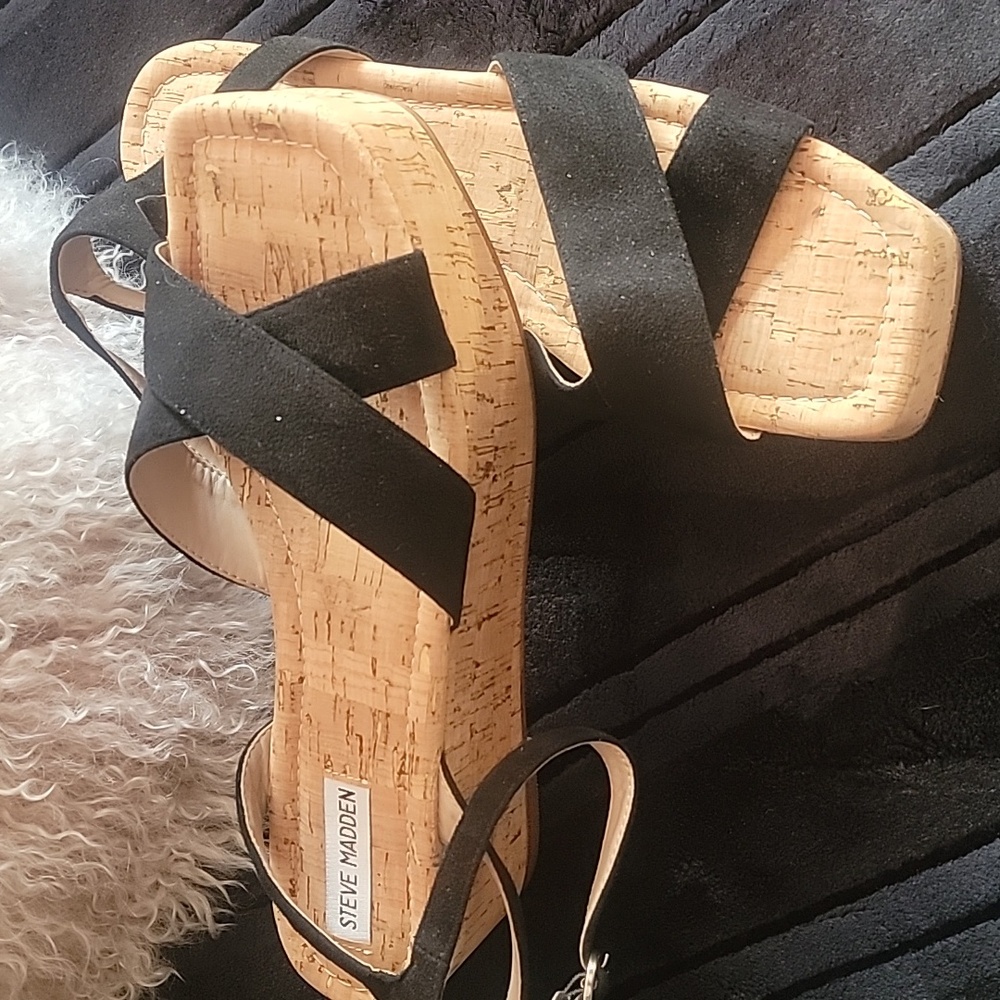 NEW Cute Sandals by Steve Madden.